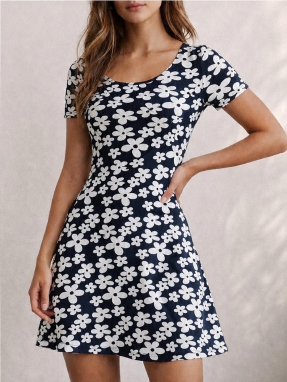 H&M Daisy Floral Mini Dress Black White A-Line Size 4